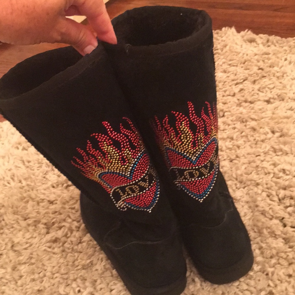 Steve Madden boots that look like uggs!